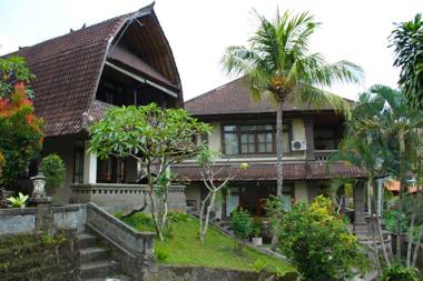 Pande Permai Bungalows