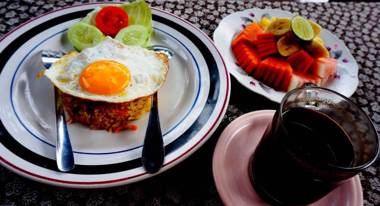 Desak Putu Putra Home Stay