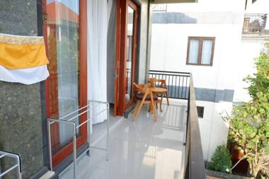 Three Dewi's Guest House