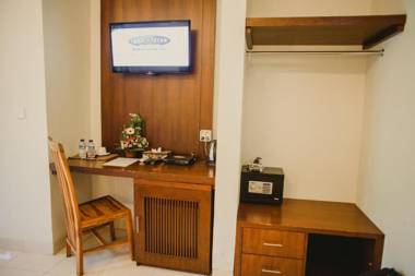 Desak Putu Putra Hidden