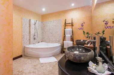 Jungle Retreat by Kupu Kupu Barong