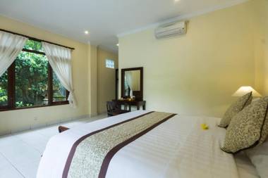 Nyoman Sandi Guest House