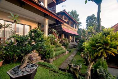 Ubud Wins Bungalow