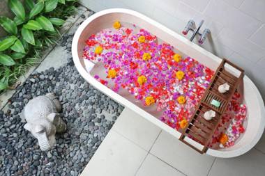 Solo Villas & Retreat