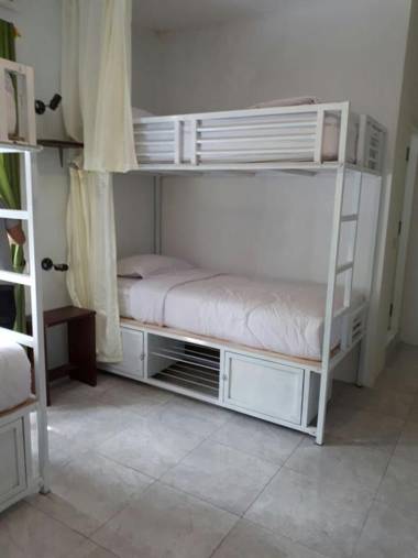 Anggrek Mas Bed & Breakfast