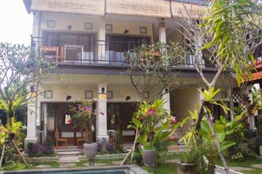 Kubu Loris Residence