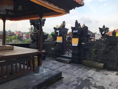 Grey House Monkey Forest