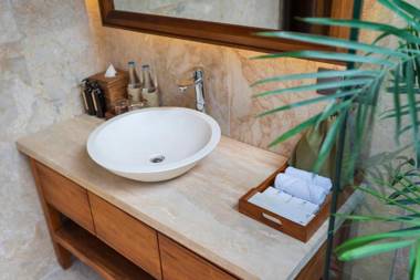 Adiwana Unagi Suites