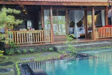 Villa Rumah Lumbung The Wooden House