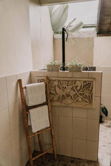 Ubud Shanti Rice Field House By Supala