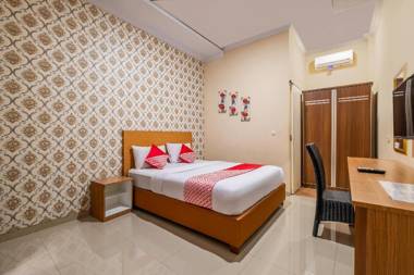 OYO 876 D' Exclusive