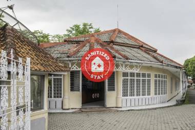 SPOT ON 2341 Hotel Padjajaran 2