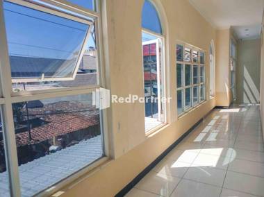 D'Yolland Guest House Syariah RedPartner