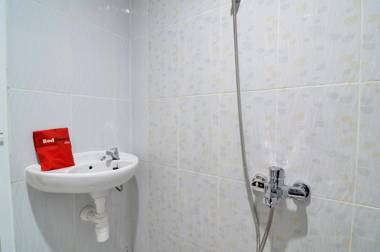 RedDoorz near Museum Keraton Surakarta