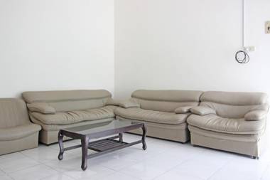 RedDoorz near Terminal Tirtonadi