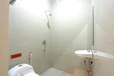 RedDoorz Plus near Solo Paragon Mall