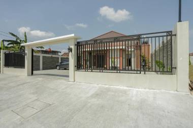 IDR Green Guest House Syariah RedPartner