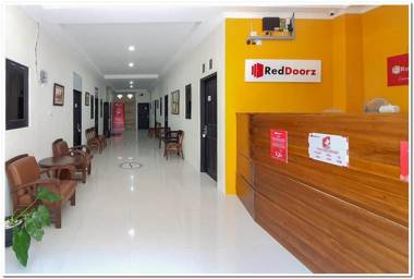 RedDoorz Syariah near Solo Square Mall