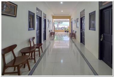 RedDoorz Syariah near Solo Square Mall