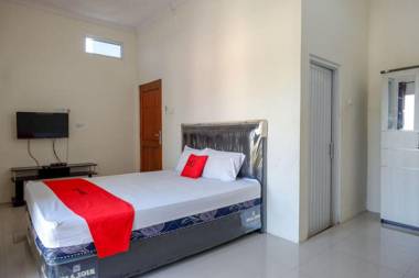 RedDoorz near Hartono Mall Solo