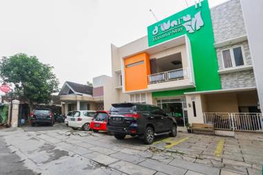 OYO 90193 D'waru Homestay Syariah