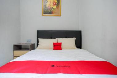 RedDoorz near Jalan Adi Sucipto Solo