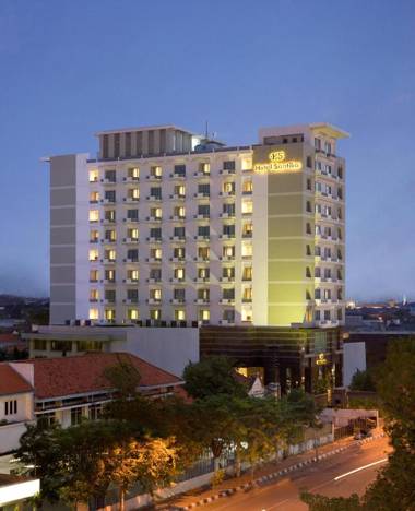 Hotel Santika Pandegiling - Surabaya
