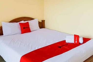 RedDoorz Syariah near T1 Juanda Airport 2
