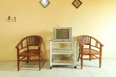 RedDoorz Syariah near T1 Juanda Airport 2