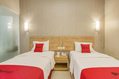 Sunshine Family Homestay near Terminal 1 Juanda Airport