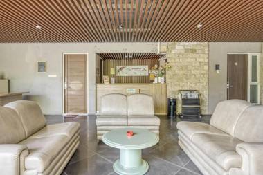 Sunshine Family Homestay near Terminal 1 Juanda Airport