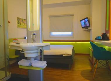 Deka Hotel Surabaya HR Muhammad