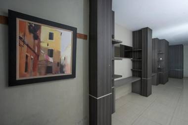 RedDoorz near Suroboyo Carnival Park