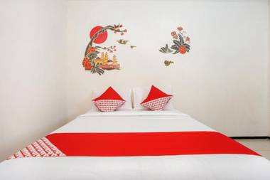 OYO 143 Dukuh Kupang Residence