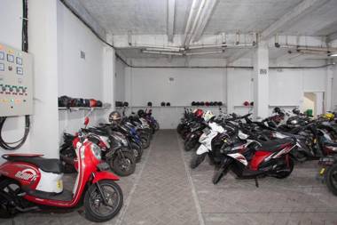 RedDoorz Plus At K23 Rungkut Madya