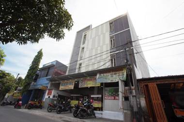 RedDoorz Plus At K23 Rungkut Madya