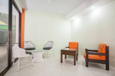 RedDoorz near Petra University 2