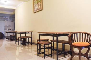 RedDoorz near Surabaya Town Square