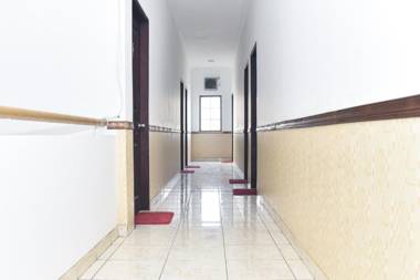 RedDoorz near Lenmarc Mall Surabaya