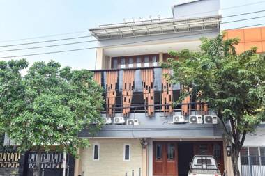 RedDoorz Plus near Stasiun TVRI Surabaya