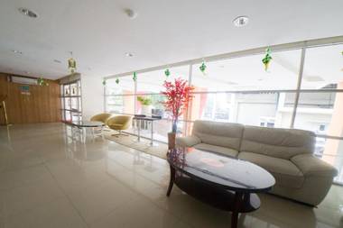 RedDoorz Apartment near Bundaran Satelit Surabaya