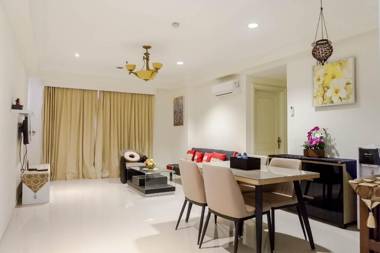 Spacious High Floor 2BR Taman Beverly By Travelio