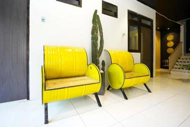 OYO 1293 Claudya Residence