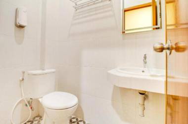 RedDoorz near BG Junction Surabaya