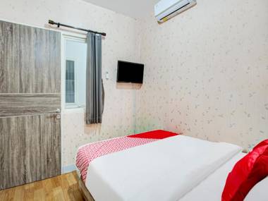 OYO 3198 Sukomanunggal Inn