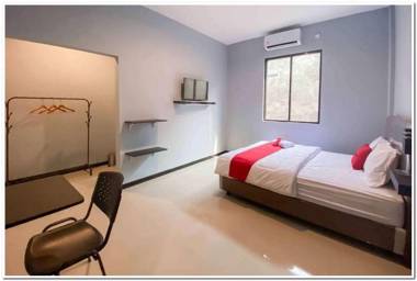 RedDoorz Syariah near T2 Juanda Airport 2