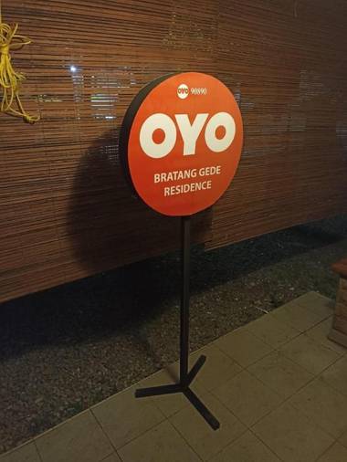OYO Flagship 90890 Bratang Gede Residence