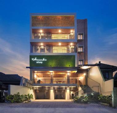 Arimbi stay surabaya