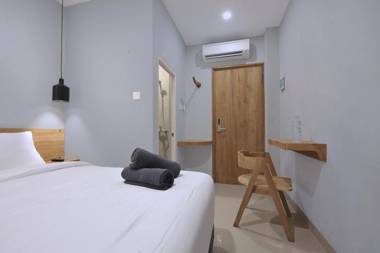 Arimbi stay surabaya