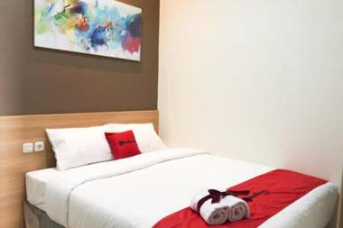 RedDoorz Plus @ Dukuh Kupang